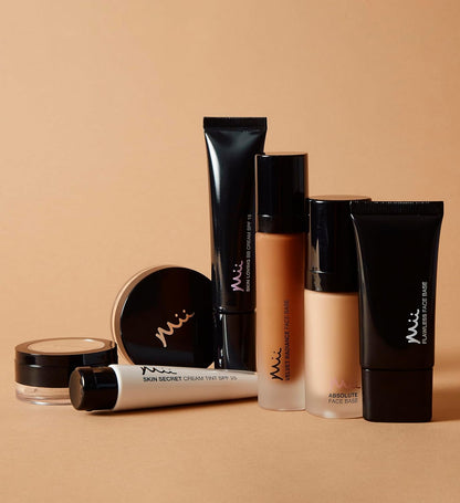 Cosmetics Flawless Face Base, Weightless Liquid Foundation, Medium Coverage, Suitable for All Types of Skin, Perfectly Peachy